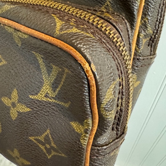 Louis Vuitton Amazon Vintage Monogram Crossbody Bag. P0016 - Picture 10 of 15